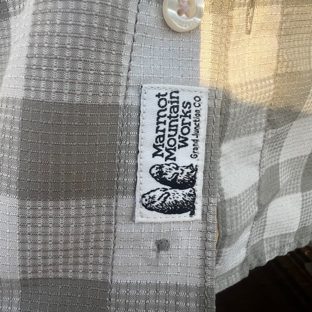 Marmot Mountain Works Olive Green and Light Green Short Sleeve Button Down Shirt - Picture 5 of 7